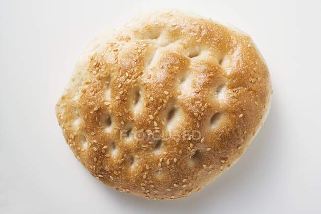 Pão de gergelim cozido no forno fresco — Fotografia de Stock