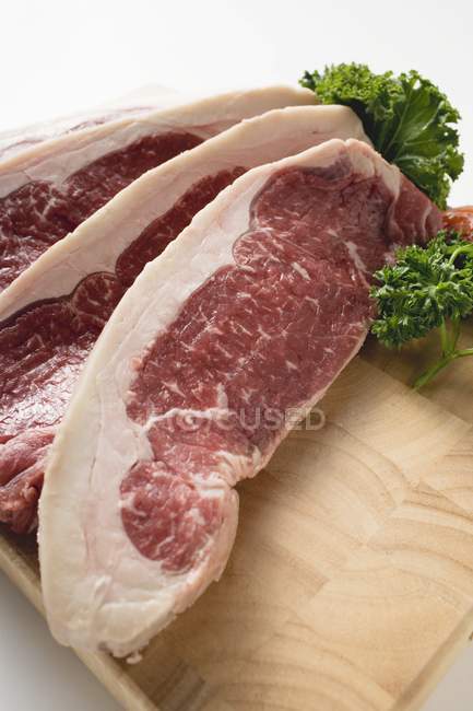 Steaks de surlonge à bord — Photo de stock