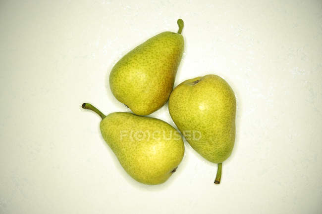 Trois poires fraîches — Photo de stock