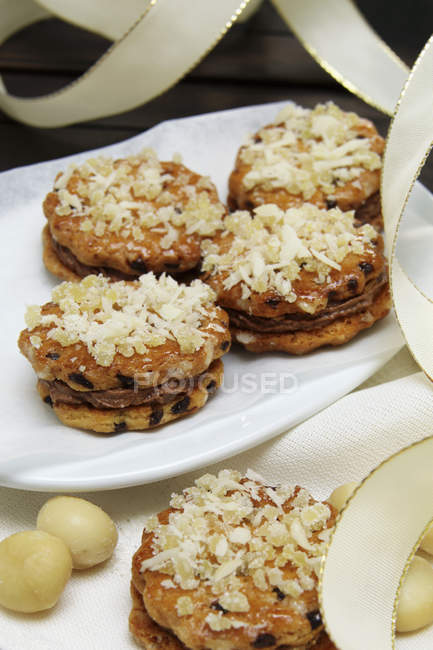 Filled chocolate nut biscuits — Stock Photo