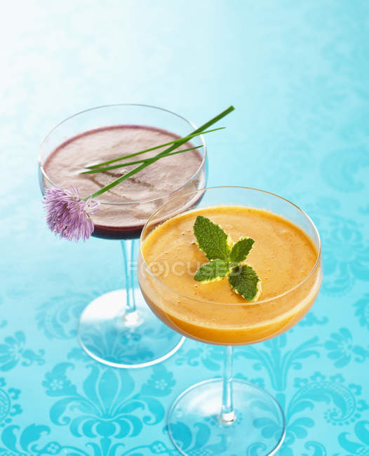 Beetroot juice and potato and pineapple juice — Stock Photo