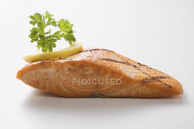 Filete de salmón a la plancha - foto de stock