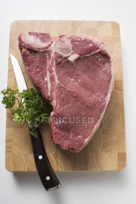 T-Bone Steak an Bord — Stockfoto