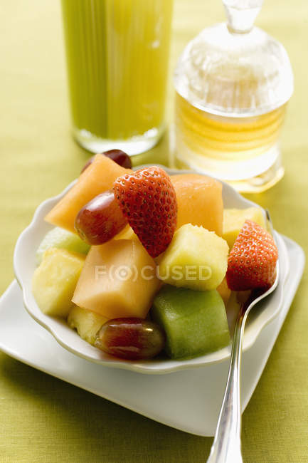 Colourful fruit salad with berries — Stock Photo