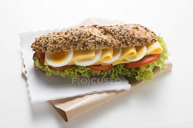 Granary roll filled with egg — Stock Photo