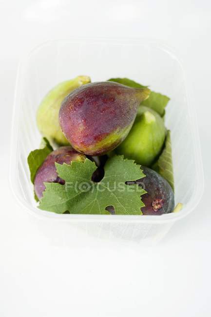 Several figs with leaf — Stock Photo