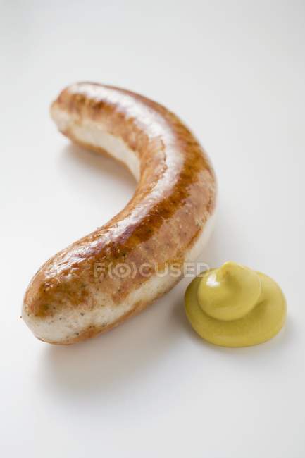 Bratwurst mit Senf — Stockfoto
