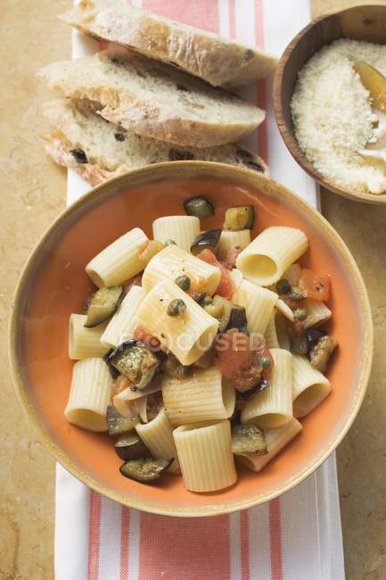 Pasta with grilled vegetables and Parmesan — Stock Photo