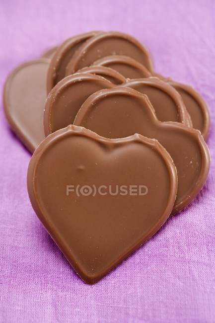 Сложенные шоколадные сердца — стоковое фото