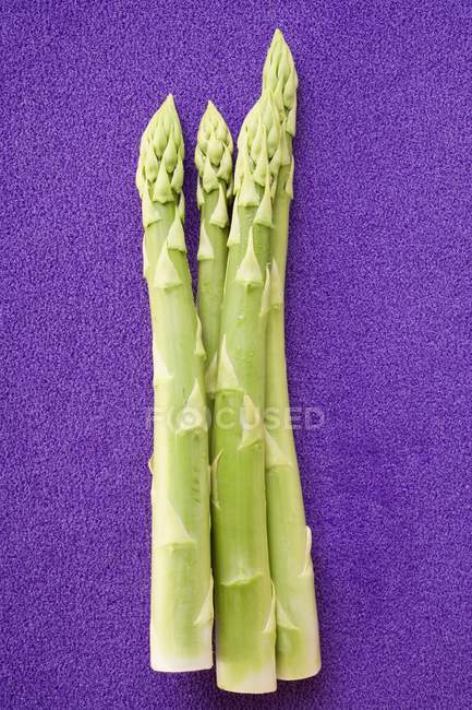 Lance di asparagi verdi — Foto stock