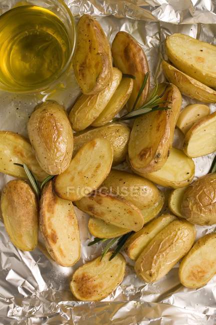 Gebackene Rosmarinkartoffeln — Stockfoto