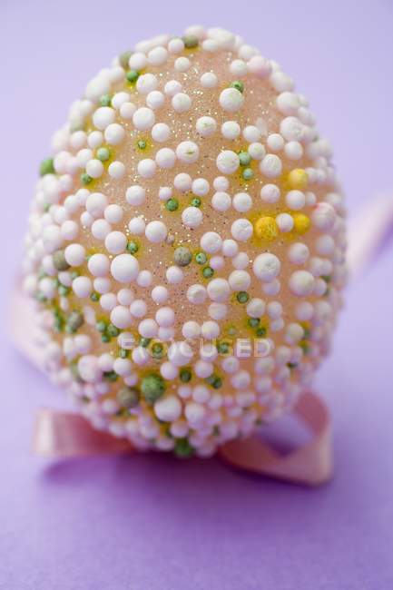 Vista close-up de ovo decorado para a Páscoa — Fotografia de Stock