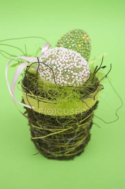 Green decorated eggs — Stock Photo