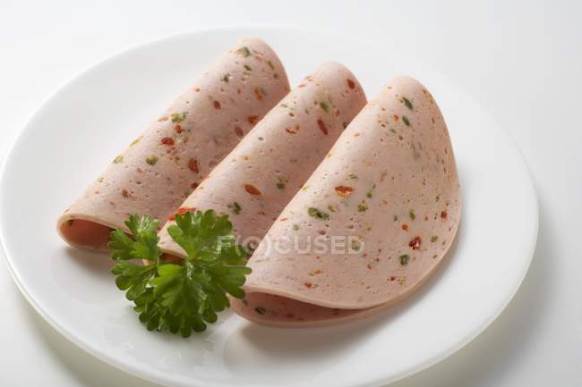 Пікантвурстська ковбаса з червоним і зеленим перцем — стокове фото