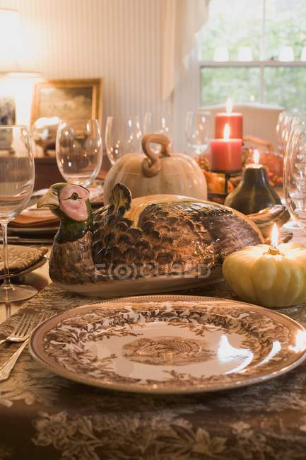Festive place setting with decorations for Thanksgiving — Stock Photo