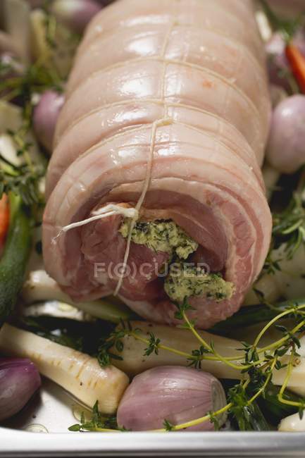 Сырой свиной сустав — стоковое фото