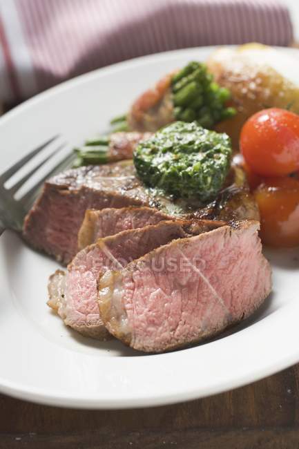 Beef steak and baked potato — Stock Photo