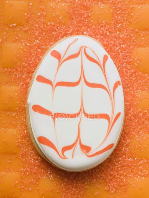 Galleta de Pascua en forma de huevo - foto de stock