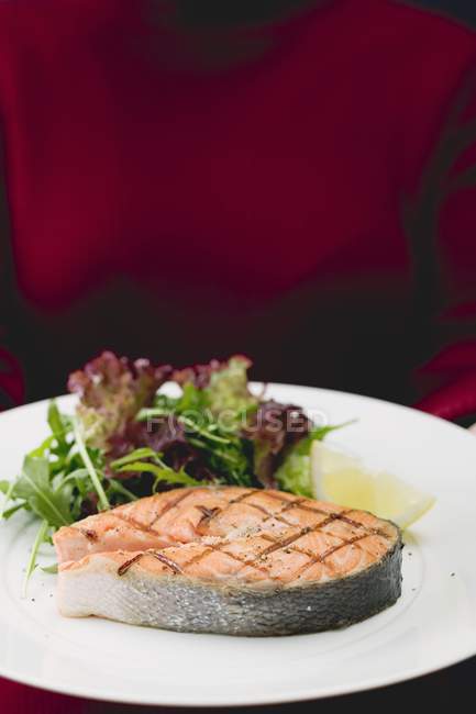 Grilled salmon steak — Stock Photo