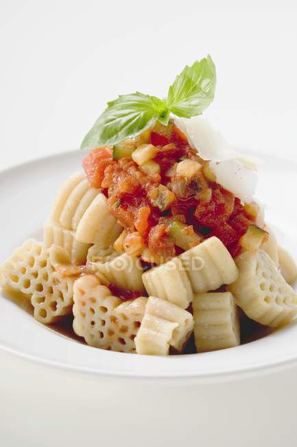 Pasta with tomato and vegetable sauce — Stock Photo