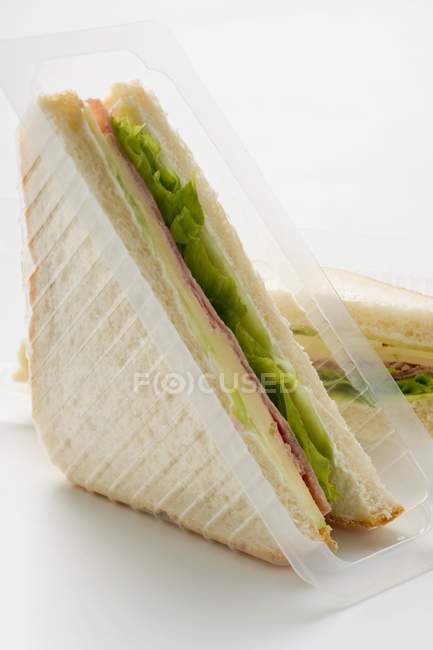 Sandwiches de jamón y queso - foto de stock