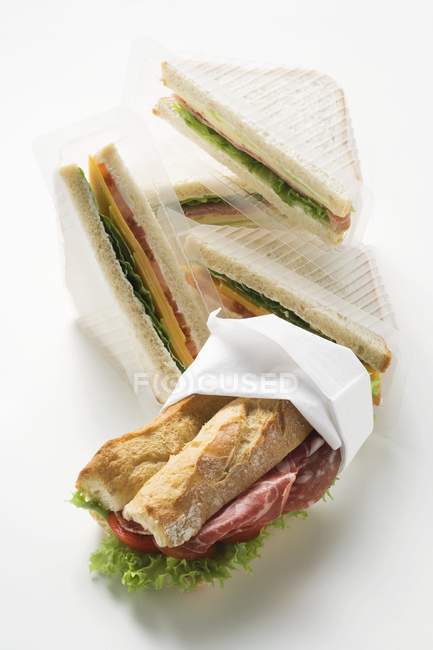 Ham sandwiches with lettuce — Stock Photo