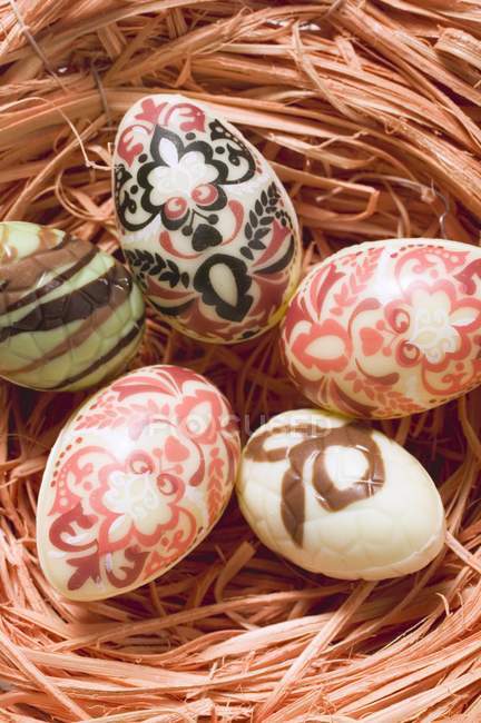 Ovos de chocolate decorados — Fotografia de Stock