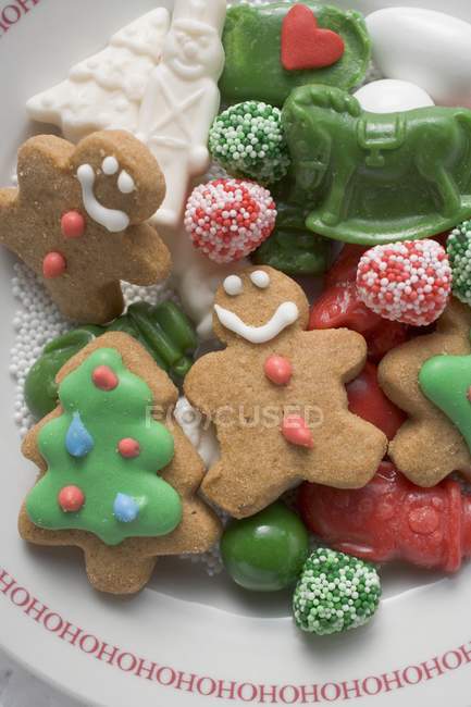 Christmas biscuits on plate — Stock Photo