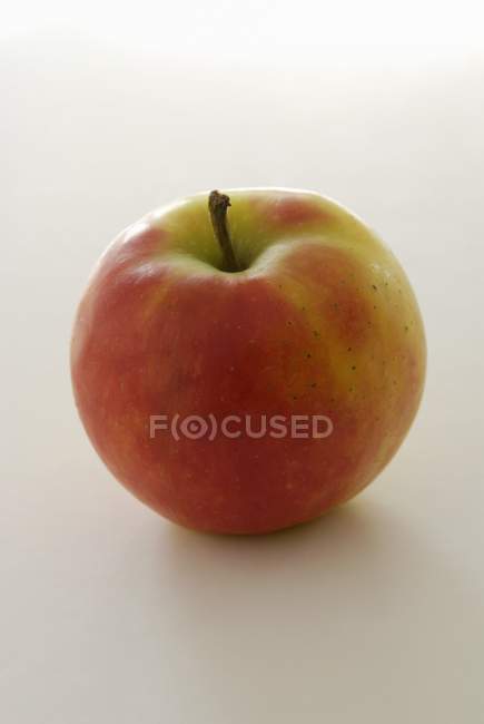 Red fresh apple — Stock Photo
