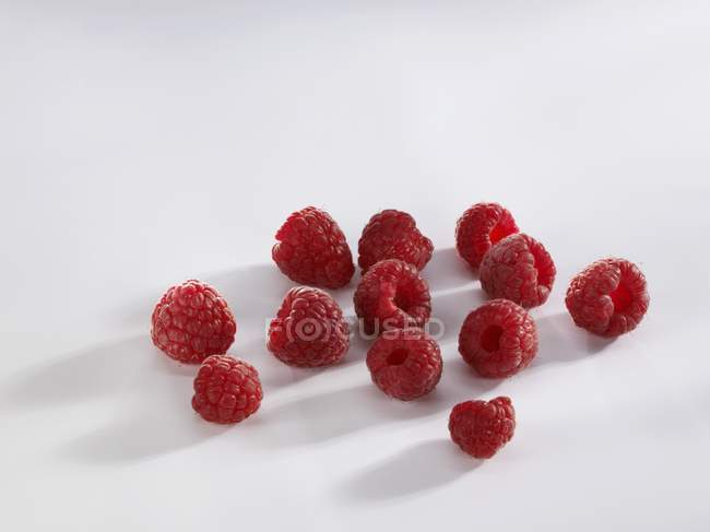 Frambuesas frescas maduras - foto de stock
