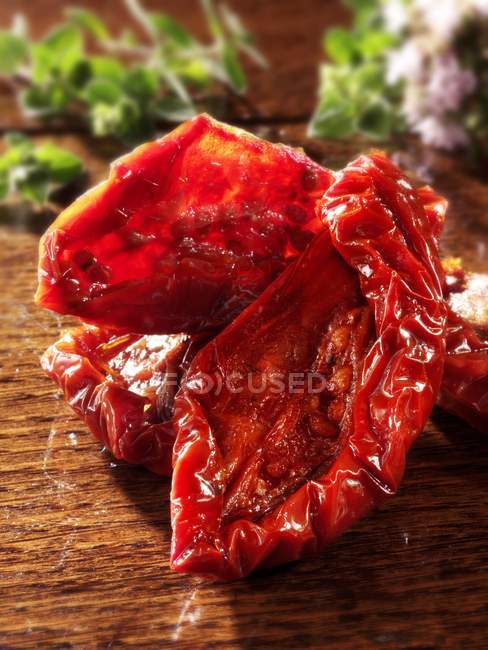 Сушеные красные помидоры — стоковое фото
