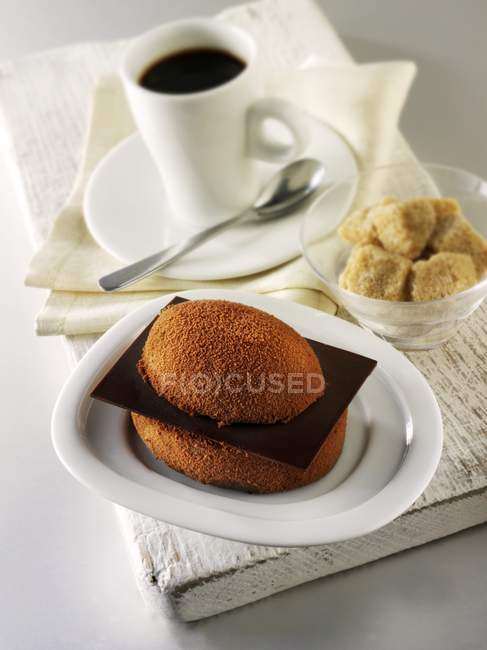 Piccola torta al cioccolato — Foto stock