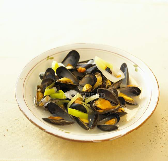 Mussels cooked in Rhineland style — Stock Photo