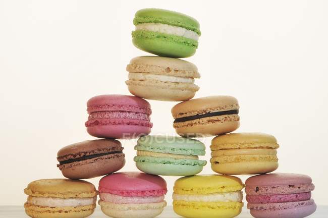 Different coloured macaroons — Stock Photo