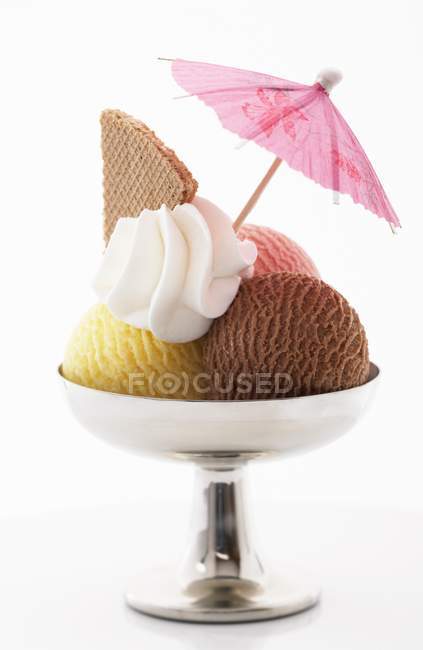 Мороженое в неаполитанском стиле — стоковое фото