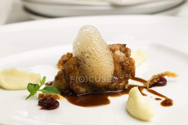 Veal sweetbreads with mashed potatoes — Stock Photo