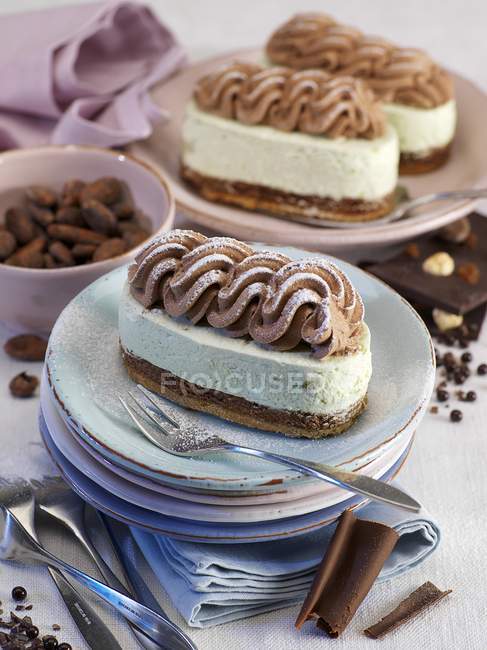 Schokolade und Pistazienkuchen — Stockfoto