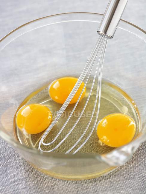 Tre uova rotte — Foto stock
