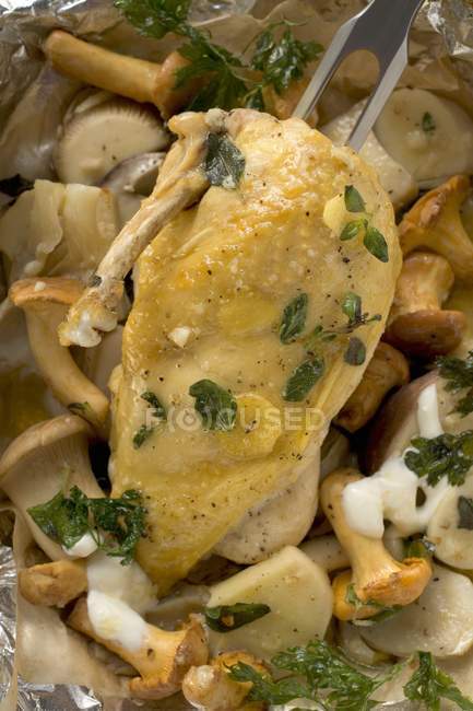 Chicken breast with mushrooms — Stock Photo
