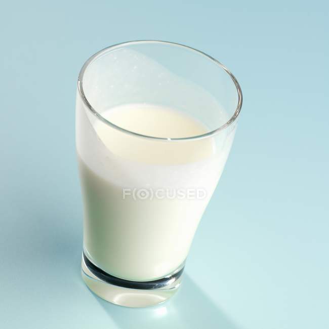 Perto de vidro de leitelho — Fotografia de Stock