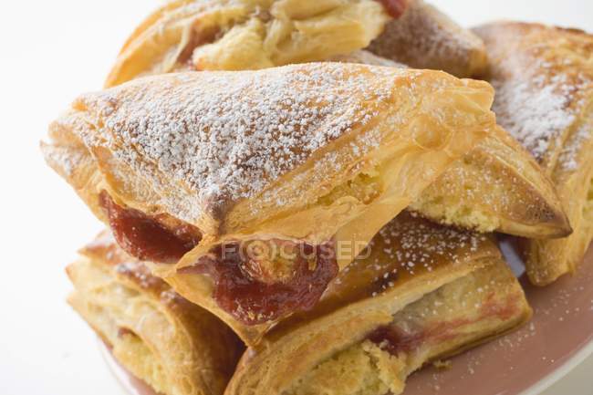 Puff pastries with jam filling — Stock Photo