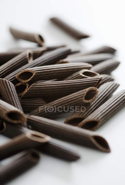 Купка шоколадної пасти Пенне — стокове фото