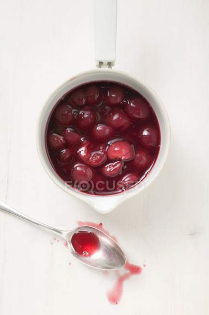 Composta di ciliegie in padella — Foto stock