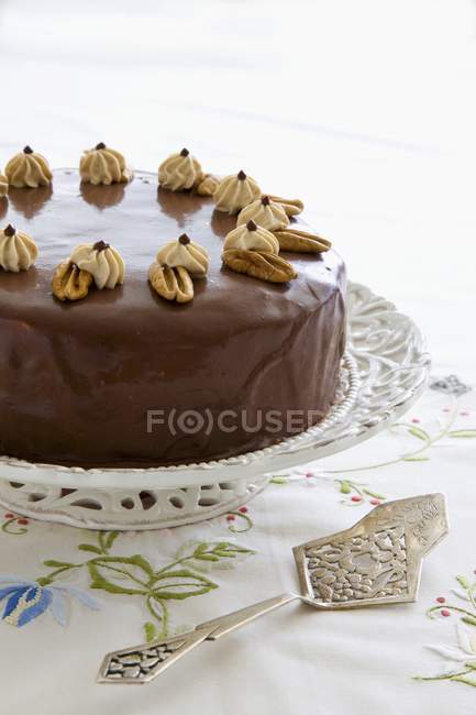 Gâteau aux noix avec crème de café remplissage — Photo de stock