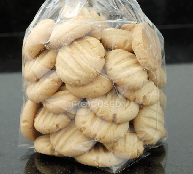 Cookies dans un sac en plastique — Photo de stock