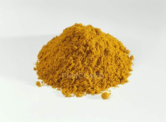 Montón de polvo de curry - foto de stock