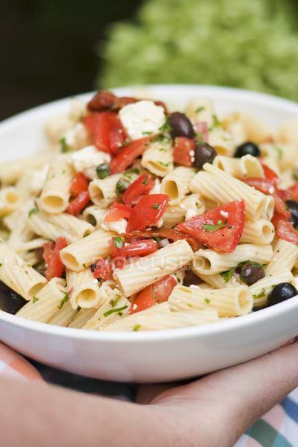 Pasta and vegetable salad — Stock Photo
