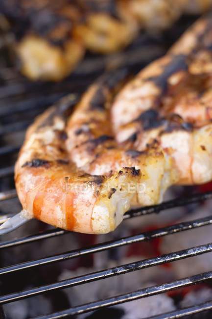 Crevettes roi sur barbecue — Photo de stock
