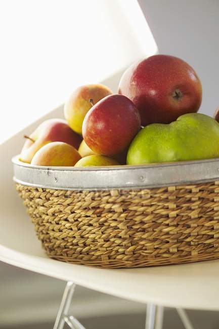 Basket of ripe apples — Stock Photo