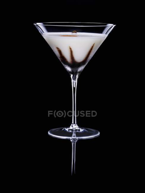Cream cocktail with chocolate and nutmeg — Stock Photo